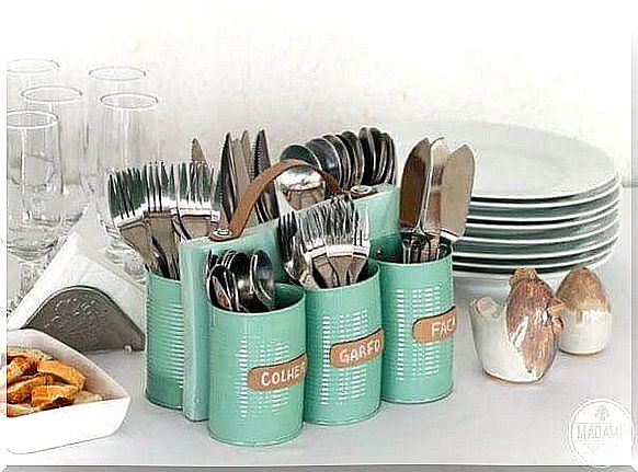 Cutlery holder