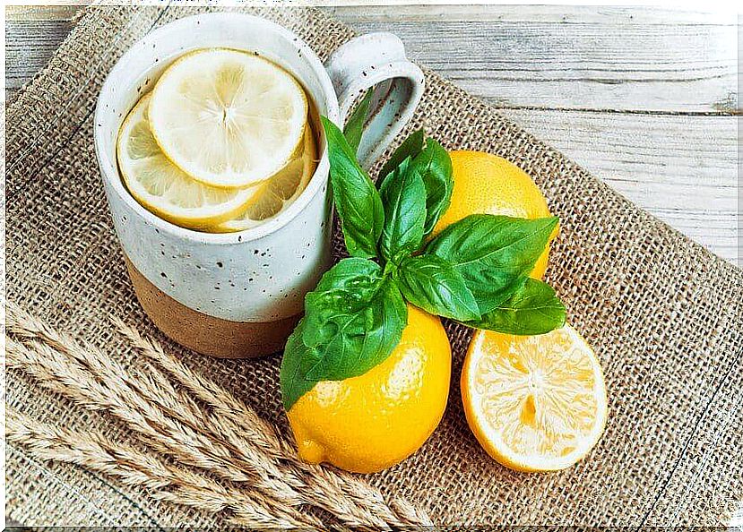 Lemon tea for headaches