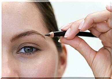 Eyebrow makeup, beauty tricks for women with light skin.