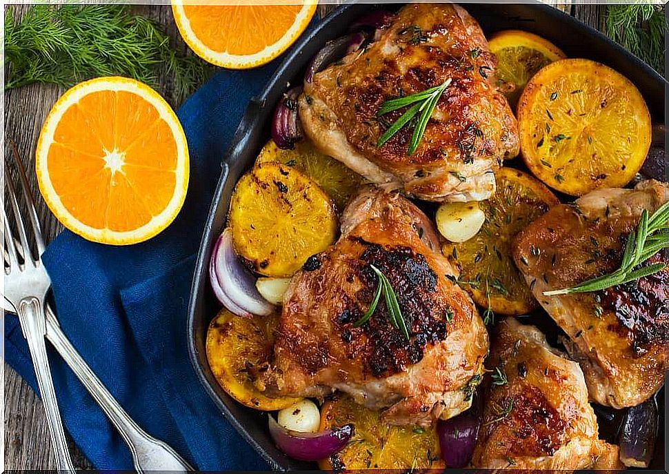 Baked chicken with oranges and rosemary