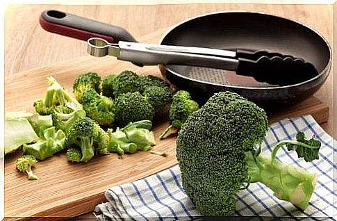 Delicious and crispy broccoli balls from the pan