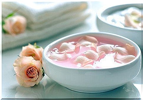 Yogurt rose water