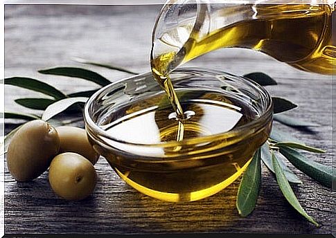 Olive oil as a home remedy for wrinkles