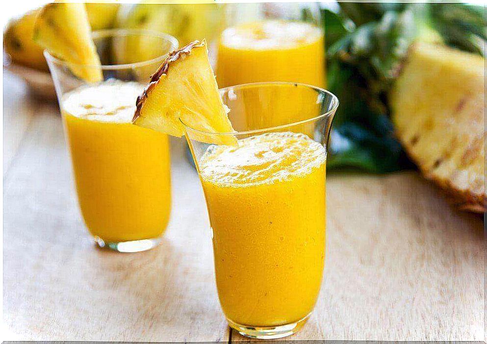 low calorie smoothie - pineapple