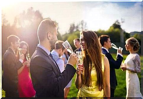 Wedding-reception-with-sparkling wine