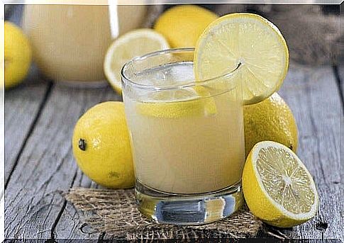 Lemon juice for digestive problems