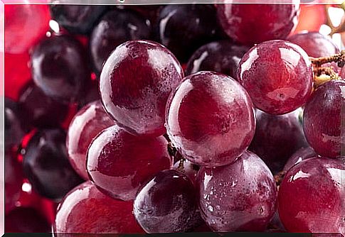 Why eating grapes every day is so healthy